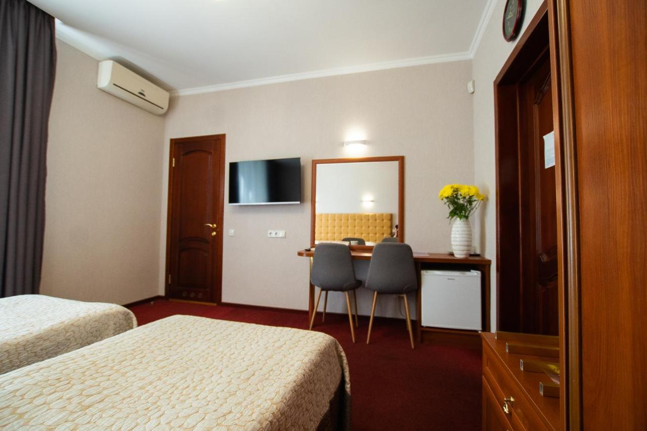 Grand Christer Hotel Kiev Esterno foto