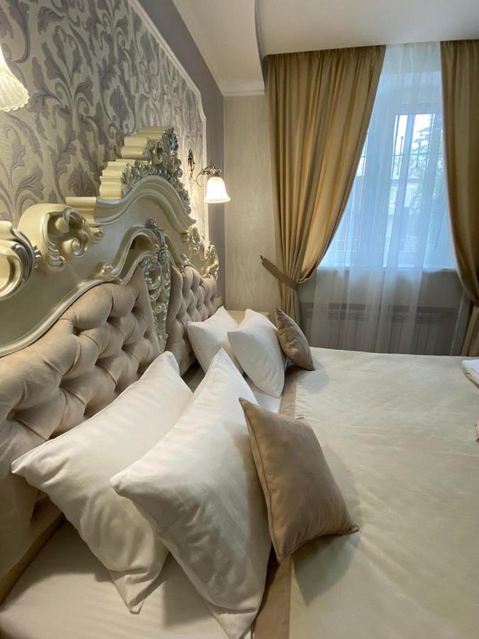 Grand Christer Hotel Kiev Esterno foto