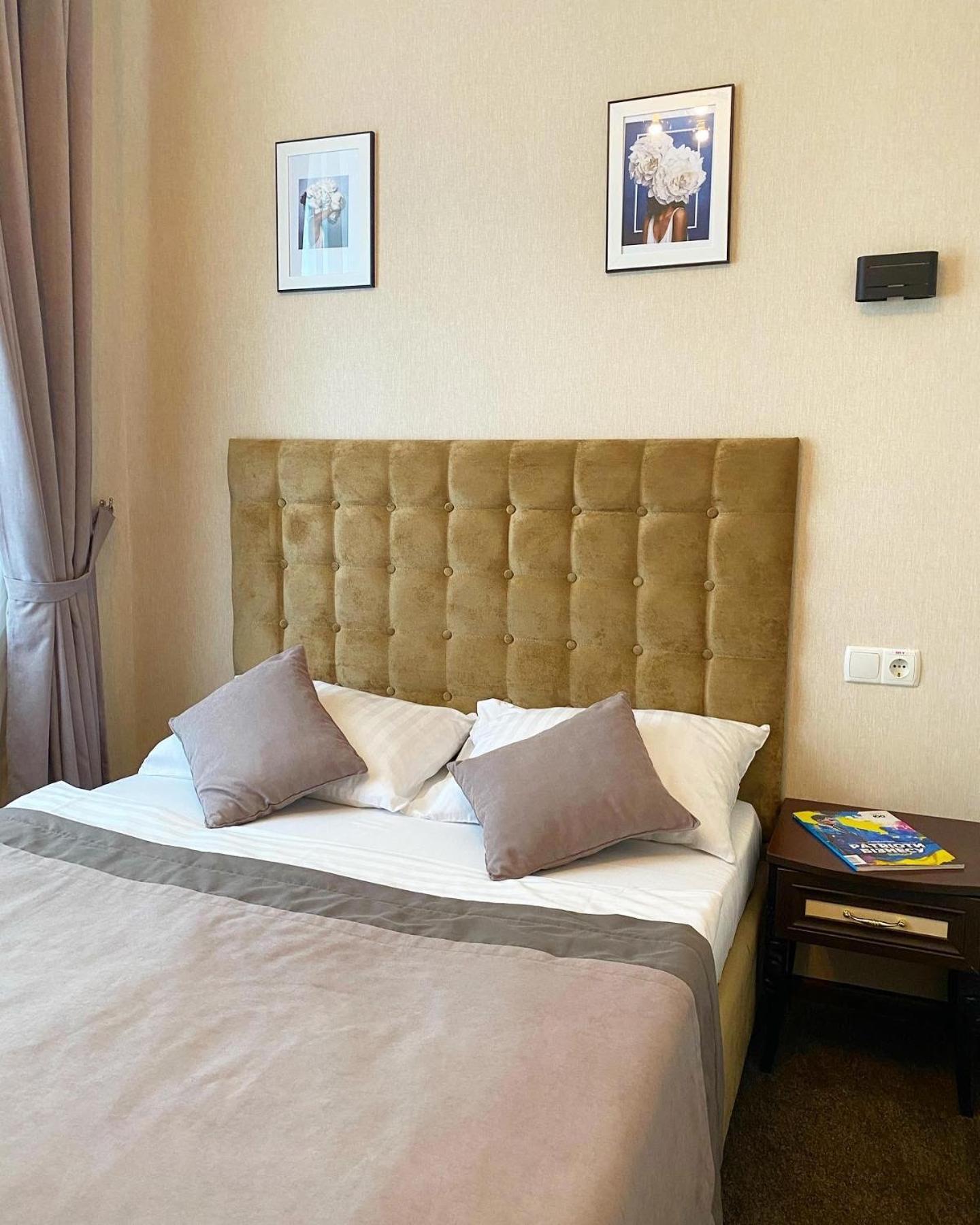 Grand Christer Hotel Kiev Esterno foto