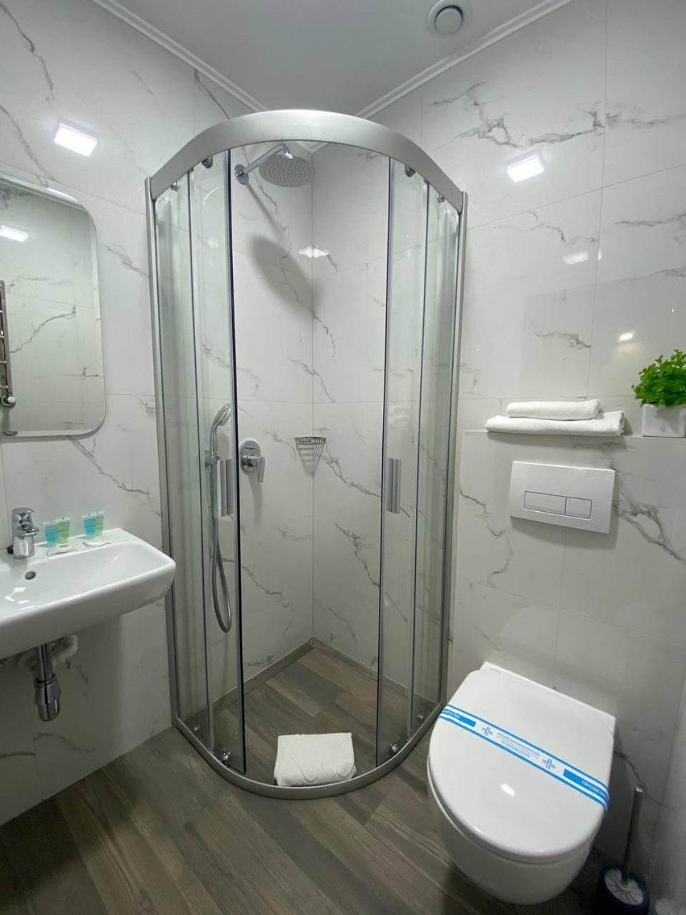Grand Christer Hotel Kiev Esterno foto