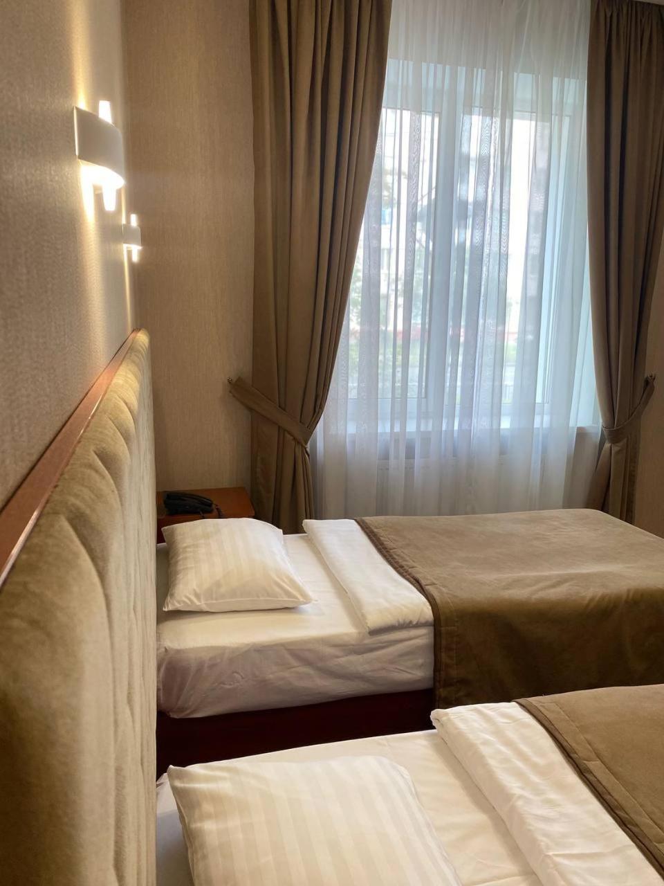 Grand Christer Hotel Kiev Esterno foto
