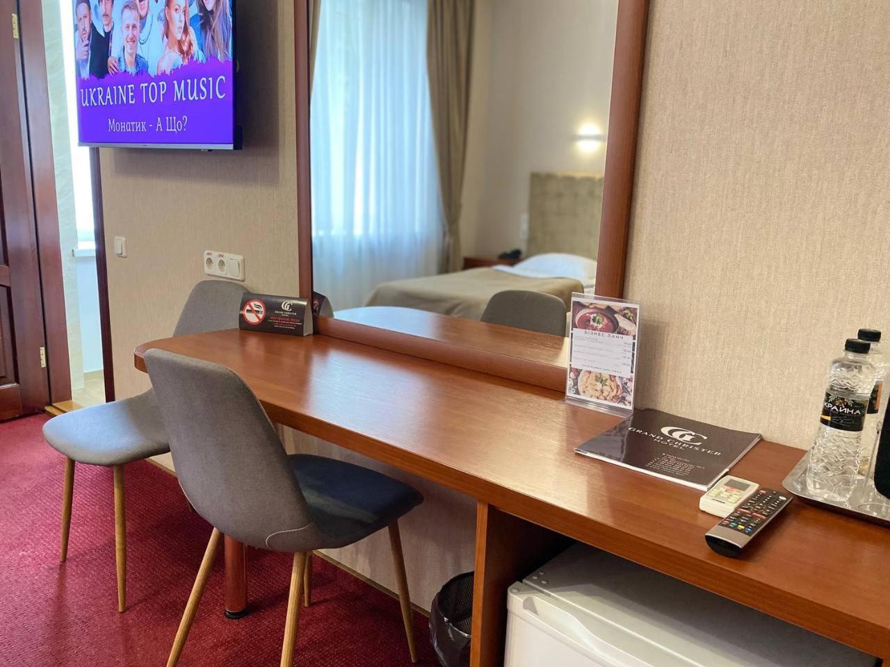 Grand Christer Hotel Kiev Esterno foto